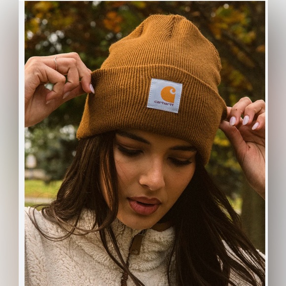 Carhartt Accessories - NWT Carhartt brown beanie hat with leather logo tag.